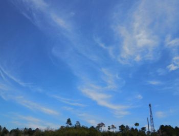 嘘みたいにきれいな空。